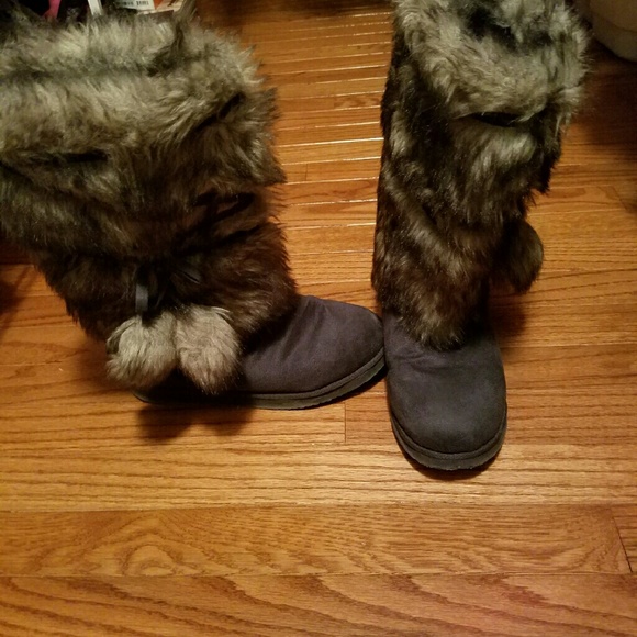 Boots with fur