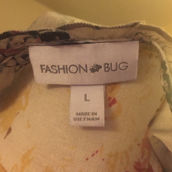 Beautiful blouse - Picture 3 of 4