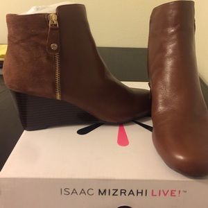 Isaac mizrahi live! Cognac 7 1/2 medium bootie