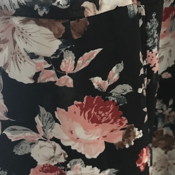 LAST 1️⃣ Floral Jumpsuit - Picture 6 of 6