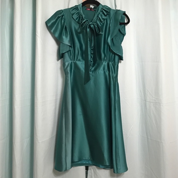 CLOSET SALE ⭐️ Betsey Johnson Green Silk Dress