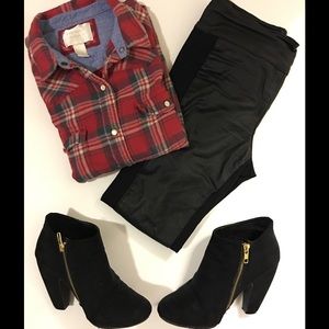 Forever 21 LA Plaid Shirt. Size S/M