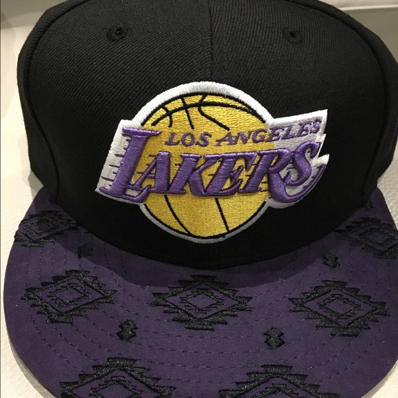 ❌sold❌NWT Lakers Snapback