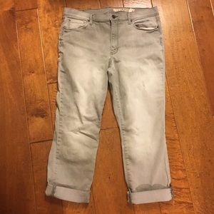 DKNY Cropped Jeans (gray).