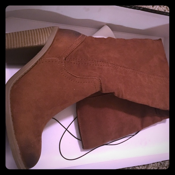 DV SADDLE BROWN OVER THE KNEE BOOT