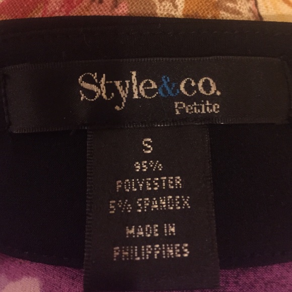 Gorgeous blouse! Very figure flattering 😉 - Picture 4 of 4