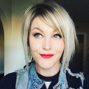 Meet your Posher, Whitney