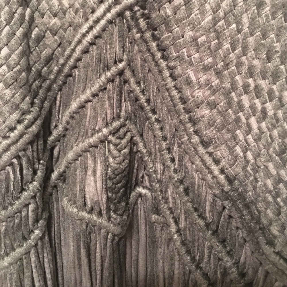 Coachella Handwoven Fringe Top - Picture 5 of 5
