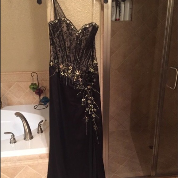 Tony Bowls size 4 dress