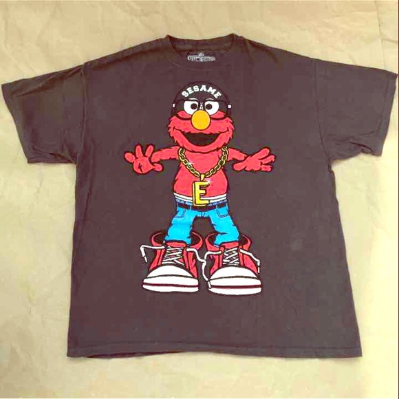 **SOLD** Sesame Street Elmo T- shirt Size Large
