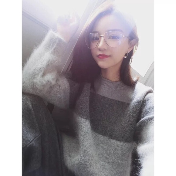 Sweater 🐰 - Picture 1 of 4