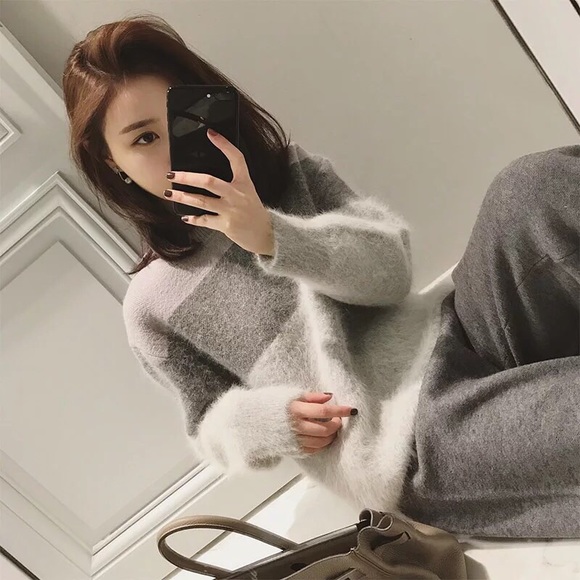 Sweater 🐰 - Picture 4 of 4