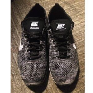 Nike flyknit racers Oreo