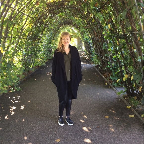 Meet your Posher, Mischa - Picture 2 of 2