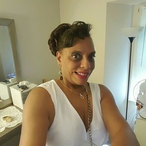Meet your Posher, Crystal