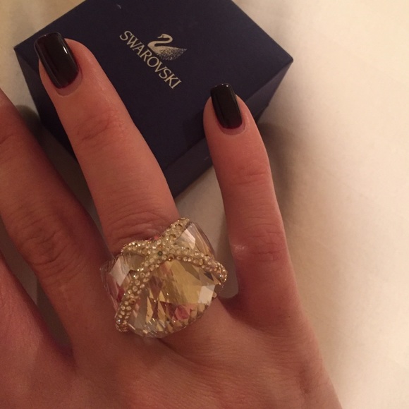 Swarvoski Nirvana Ring