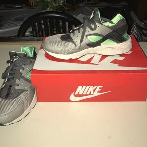 Nike Air Huarache Fog-Poison Green/Grey