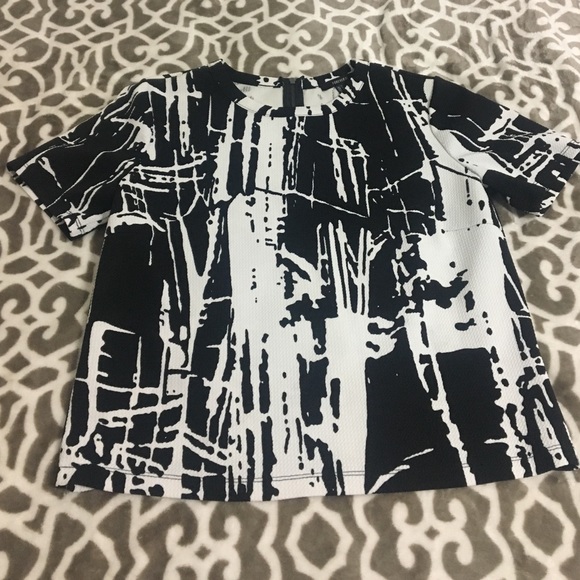 Abstract boxy shirt
