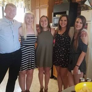 Meet your Posher, Danielle