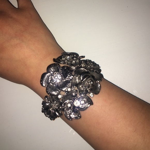 Flower bracelet