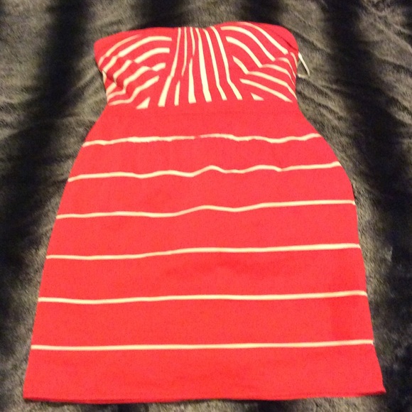 Adorable red and nude dress! - Picture 4 of 4