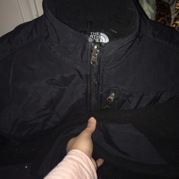🎈🎈🎈The North Face black fleece zip up🎈🎈🎈 - Picture 2 of 4