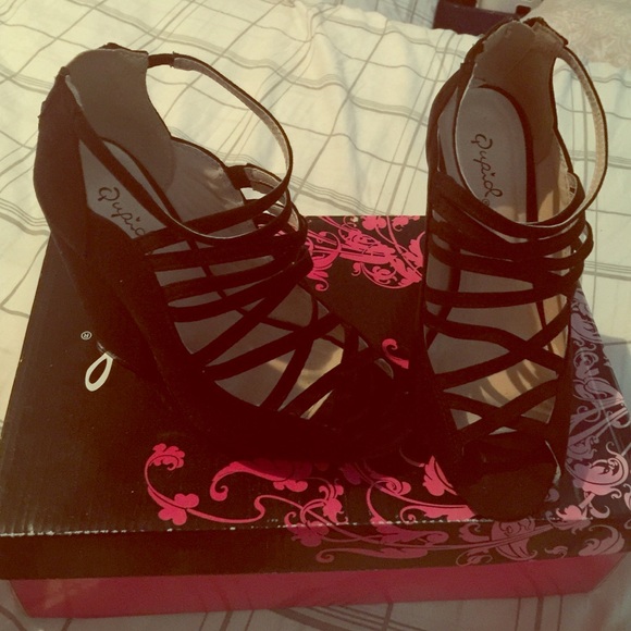 Black chunky heels
