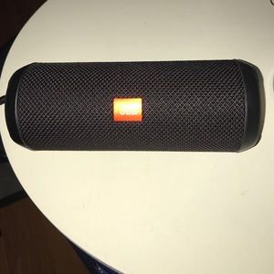 JBL flip 3 speaker