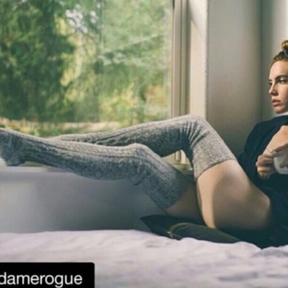 Peony & Moss Salt n Pepper cable knit thigh highs - Picture 3 of 4