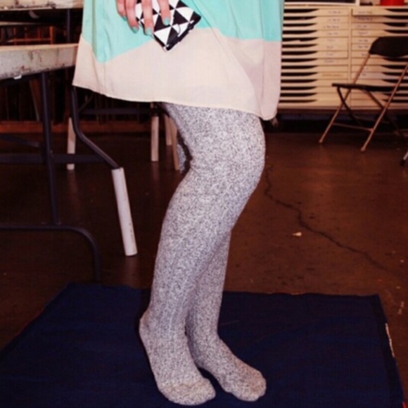 Peony & Moss Salt n Pepper cable knit thigh highs - Picture 4 of 4