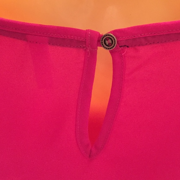 Hot pink blouse. 🎉 - Picture 3 of 4