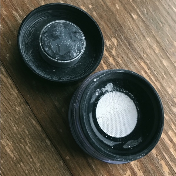 Makeup Forever Translucent Loose Setting Powder - Picture 2 of 2