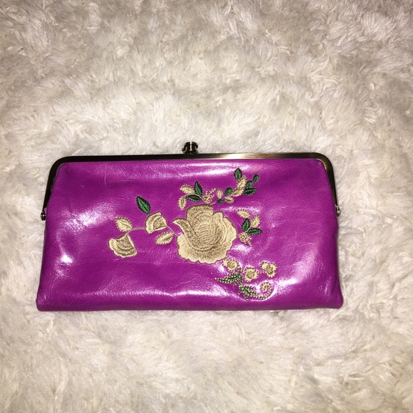 NWOT. Beautiful Hobo Lauren Clutch Wallet