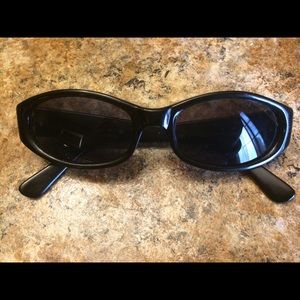 Gucci sunglasses Black with dark lenses