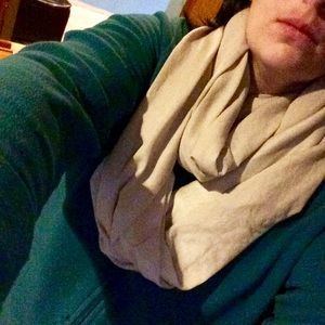 Papillon infinity/nursing scarf