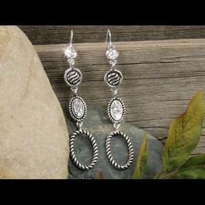 Dazzling clear Crystals and designer oval earrings