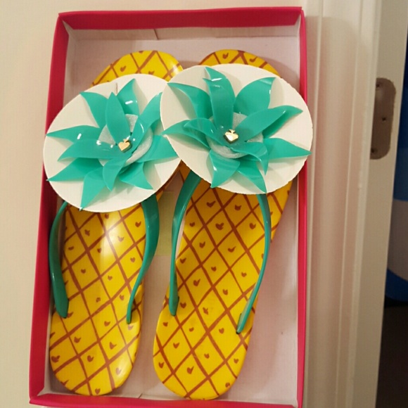 *** SOLD *** NIB! AUTH KATE SPADE FLIP FLOPS - Picture 2 of 4
