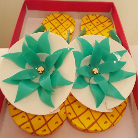 *** SOLD *** NIB! AUTH KATE SPADE FLIP FLOPS - Picture 3 of 4