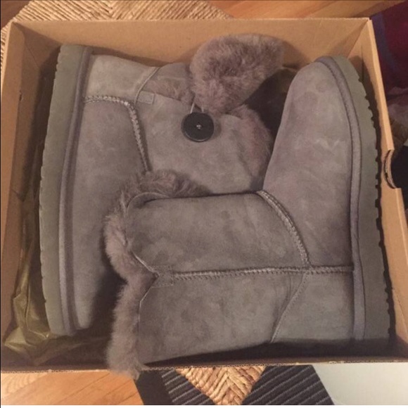 authentic grey single bailey boot uggs