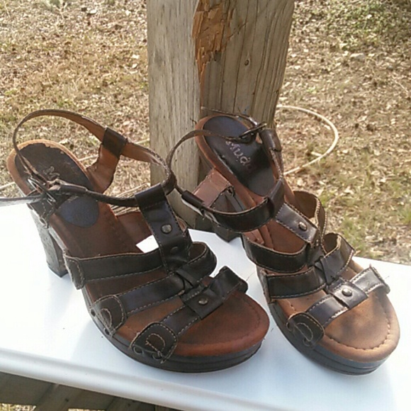 Mudd sandles