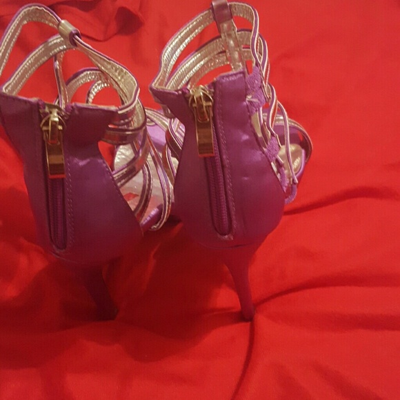 Shoes - Picture 2 of 4