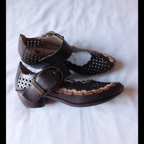 Leather! Brown Oxford Low Heel W/Ivory-Tan Detail