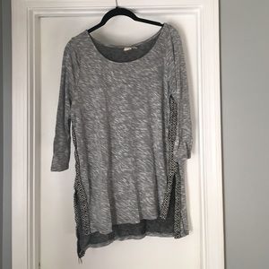 Gray 3/4 sleeve sweater