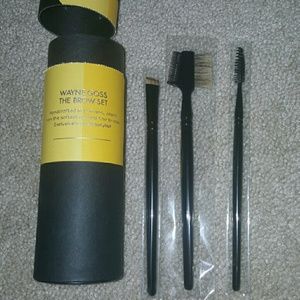 Wayne Goss brow set