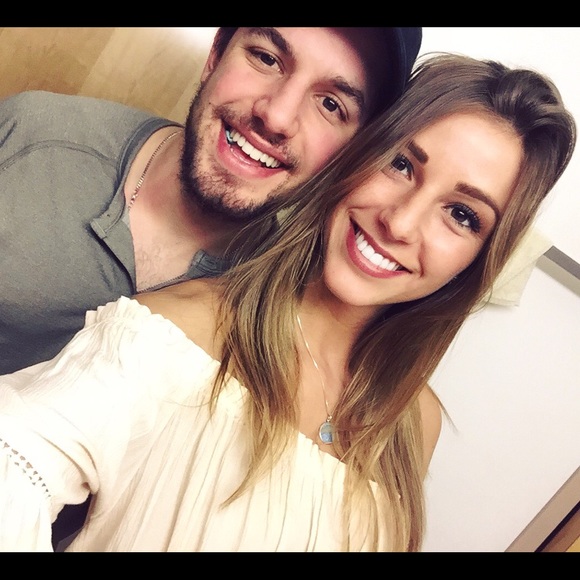 Meet your Posher, Kaycee! 💜 - Picture 5 of 7