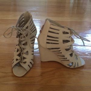 VALENTINE'S DAY SALE! ❤️ Nude wedge