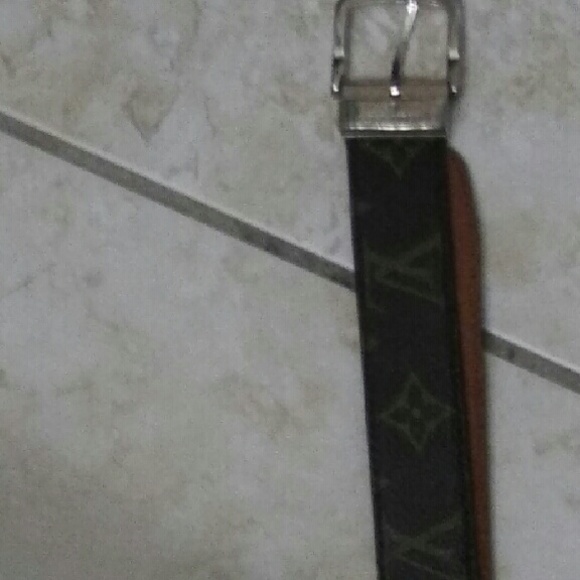 Athentic louis vuitton belt