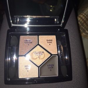 Meet your Posher, Eva