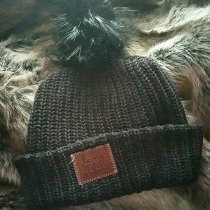 Black beanie hat detachable puff ball