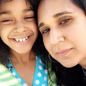 Meet your Posher, Amina